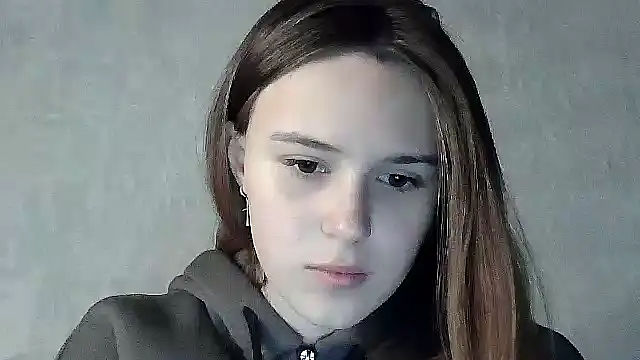 SweetLoraa online show from 10-15-25, 02:47