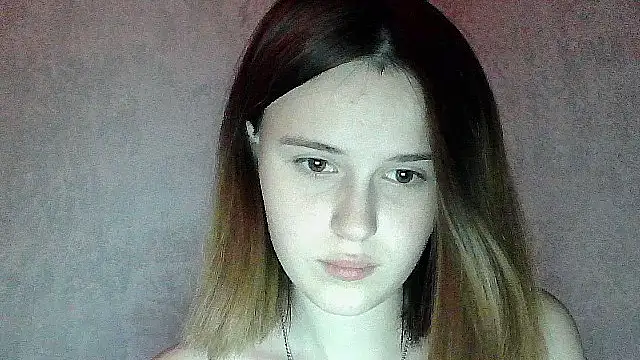 SweetLoraa online show from 10-24-25, 04:00