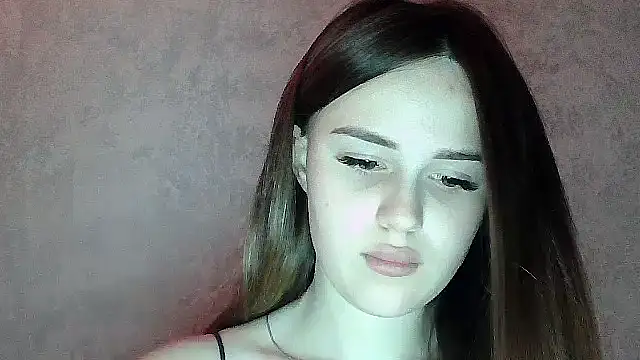 Snapshot of SweetLoraa chatting on 05-20-26, 04:04 SweetLoraa online show from 05-20-26, 04:04