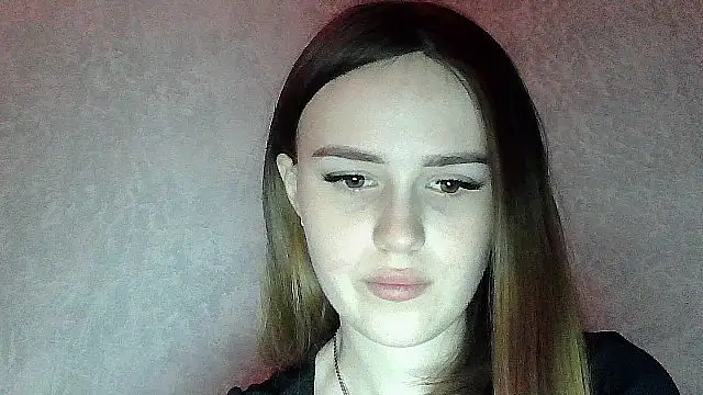 SweetLoraa online show from 12-19-25, 04:27