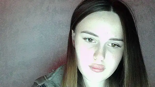 Snapshot of SweetLoraa chatting on 05-31-26, 06:31 SweetLoraa online show from 05-31-26, 06:31