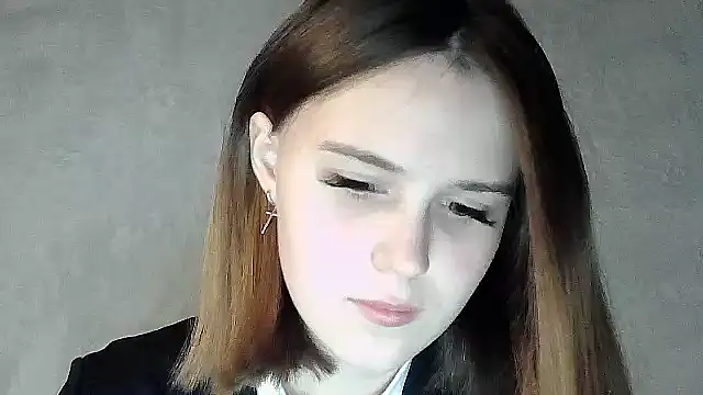 SweetLoraa online show from 10-05-25, 05:03