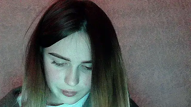 SweetLoraa online show from 11-13-25, 07:07