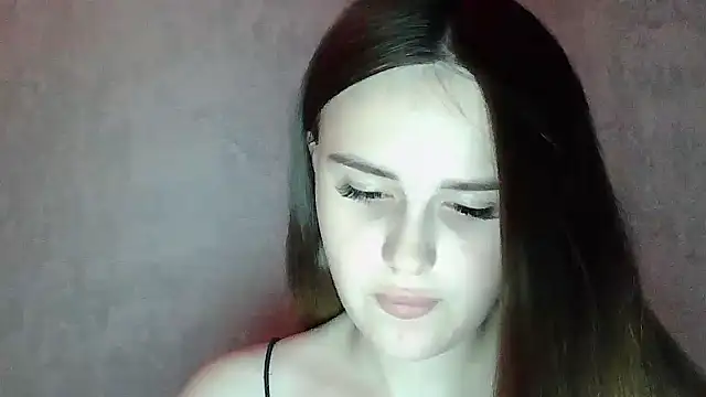 SweetLoraa online show from 07-18-26, 11:24