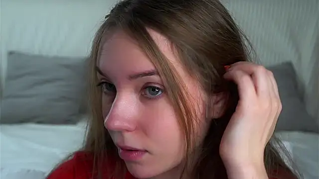 Snapshot of KarriBrownd chatting on 10-16-25, 01:03 KarriBrownd online show from 10-16-25, 01:03