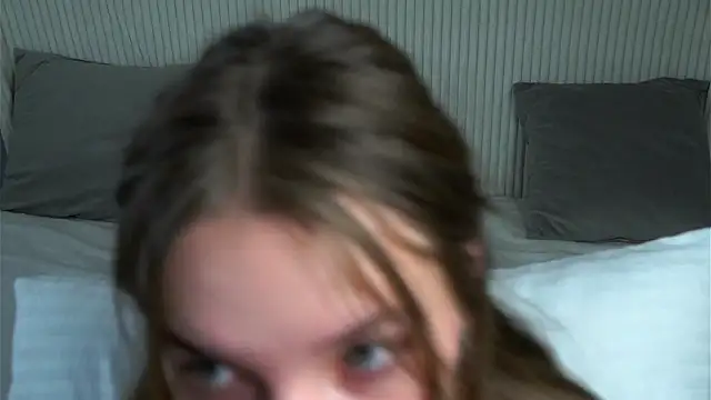 Snapshot of KarriBrownd chatting on 12-05-25, 01:05 KarriBrownd online show from 12-05-25, 01:05