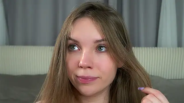 Snapshot of KarriBrownd chatting on 11-14-25, 01:09 KarriBrownd online show from 11-14-25, 01:09