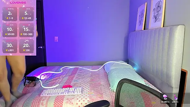 Snapshot of Emily_miiller chatting on 10-06-25, 03:02 Emily miiller online show from 10-06-25, 03:02