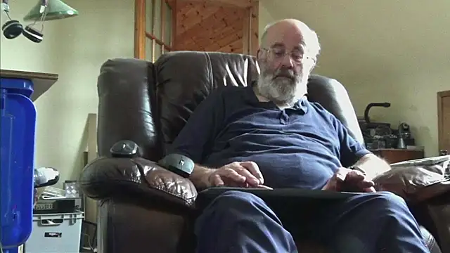 Snapshot of janzer13 chatting on 09-30-25, 02:01 janzer13 online show from 09-30-25, 02:01