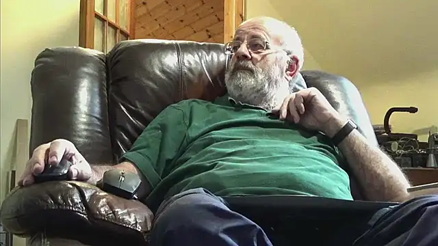 Snapshot of janzer13 chatting on 09-14-25, 12:49 janzer13 online show from 09-14-25, 12:49