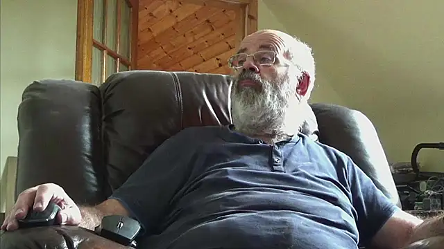 Snapshot of janzer13 chatting on 10-05-25, 01:57 janzer13 online show from 10-05-25, 01:57