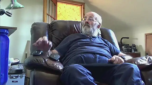 Snapshot of janzer13 chatting on 09-25-25, 12:55 janzer13 online show from 09-25-25, 12:55