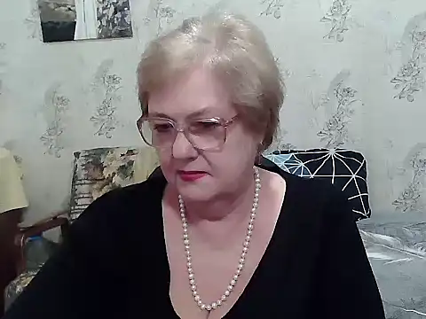 Snapshot of Renata62011 chatting on 02-25-26, 01:00 Renata62011 online show from 02-25-26, 01:00