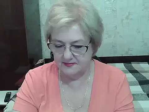 Snapshot of Renata62011 chatting on 07-17-26, 12:13 Renata62011 online show from 07-17-26, 12:13