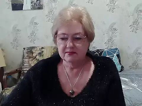 Snapshot of Renata62011 chatting on 02-15-26, 01:32 Renata62011 online show from 02-15-26, 01:32