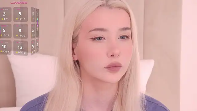 Snapshot of Nesolla chatting on 06-11-26, 10:01 Nesolla online show from 06-11-26, 10:01