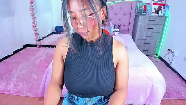 Snapshot of Gabi_Jhons_23 chatting on 09-25-25, 11:38 Gabi Jhons 23 online show from 09-25-25, 11:38