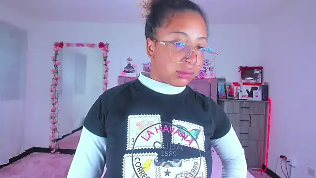 Snapshot of Gabi_Jhons_23 chatting on 09-09-25, 10:36 Gabi Jhons 23 online show from 09-09-25, 10:36
