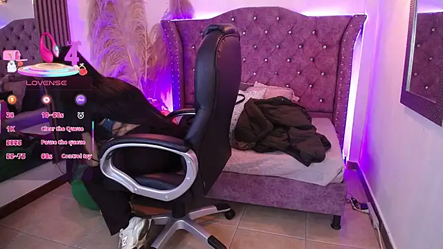 SophiaWalker 1 online show from 12-19-25, 11:23