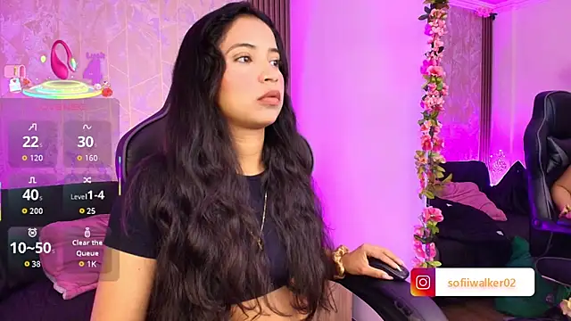 Snapshot of SophiaWalker_1 chatting on 10-17-25, 11:56 SophiaWalker 1 online show from 10-17-25, 11:56