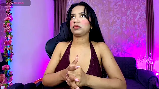 Snapshot of SophiaWalker_1 chatting on 10-19-25, 12:08 SophiaWalker 1 online show from 10-19-25, 12:08