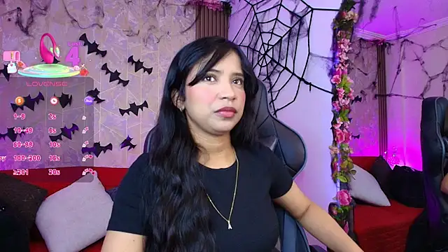 SophiaWalker 1 online show from 10-31-25, 11:51