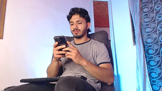 Snapshot of ArturoCardona_ chatting on 05-20-26, 09:56 ArturoCardona online show from 05-20-26, 09:56