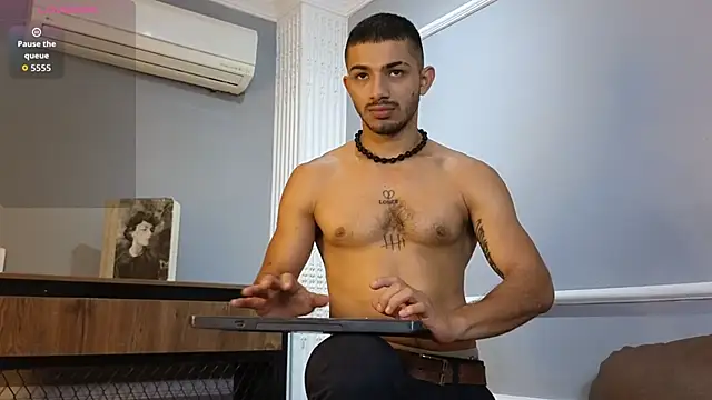 ArturoCardona  online show from 10-08-25, 11:34