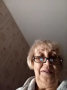 Snapshot of Anatolia5961 chatting on 10-22-25, 03:33 Anatolia5961 online show from 10-22-25, 03:33
