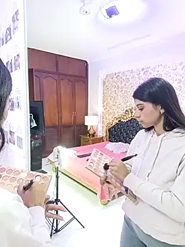 Lola Pierce online show from 09-19-25, 11:36