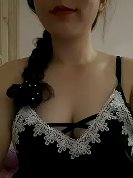 Snapshot of Linda288 chatting on 10-13-25, 10:17 Linda288 online show from 10-13-25, 10:17