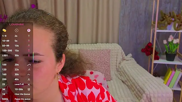 Snapshot of Luisa_Rosee chatting on 05-15-26, 07:34 Luisa Rosee online show from 05-15-26, 07:34