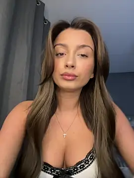 Snapshot of ellariverss chatting on 05-21-26, 02:20 ellariverss online show from 05-21-26, 02:20