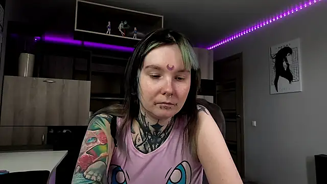 HighelikeGirl online show from 04-09-26, 12:11