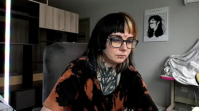 HighelikeGirl online show from 11-16-25, 07:13