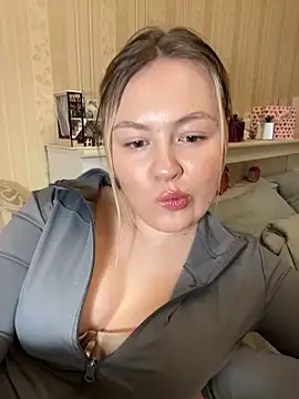 SunshineEmma online show from 02-10-26, 01:48