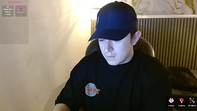 Lancelot 19 online show from 10-15-25, 04:33