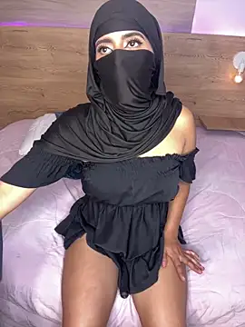 Snapshot of Jasmin_hamdan chatting on 09-17-25, 07:38 Jasmin hamdan online show from 09-17-25, 07:38