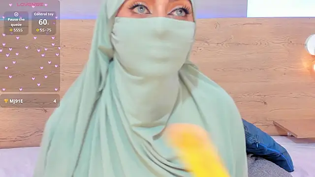 Snapshot of Jasmin_hamdan chatting on 09-27-25, 07:53 Jasmin hamdan online show from 09-27-25, 07:53