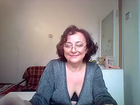 Julia54391 online show from 10-09-25, 08:26