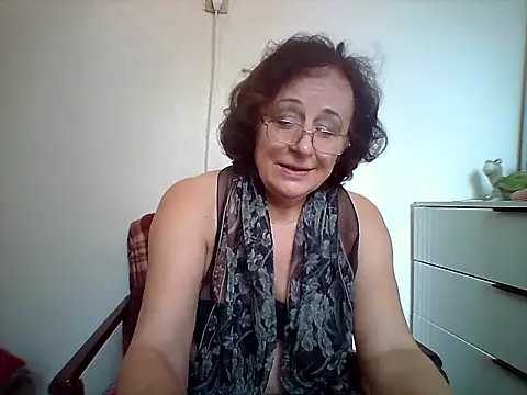 Julia54391 online show from 09-10-25, 07:51