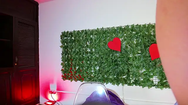 BellaRoux1 online show from 02-17-26, 12:24