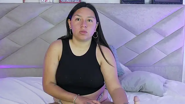 BellaRoux1 online show from 10-31-25, 12:02