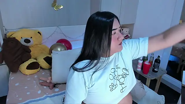 LilyWhitney online show from 03-25-26, 04:12