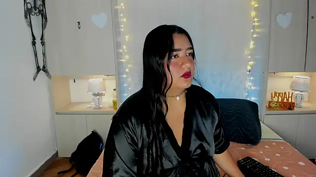 LilyWhitney online show from 10-29-25, 04:11