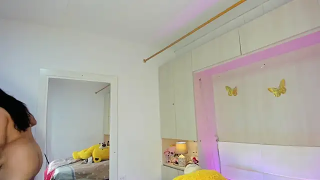 LilyWhitney online show from 06-19-26, 04:07