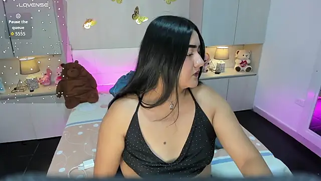 LilyWhitney online show from 02-18-26, 04:10