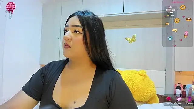 Snapshot of LilyWhitney chatting on 05-29-26, 04:07 LilyWhitney online show from 05-29-26, 04:07