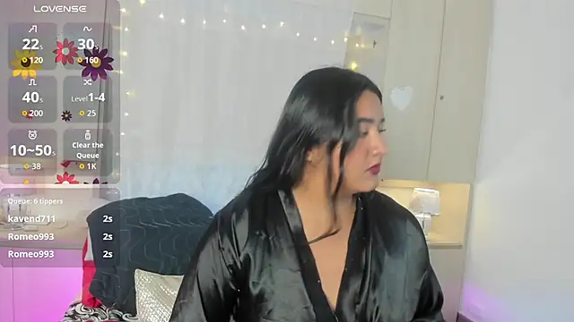 LilyWhitney online show from 10-31-25, 04:09