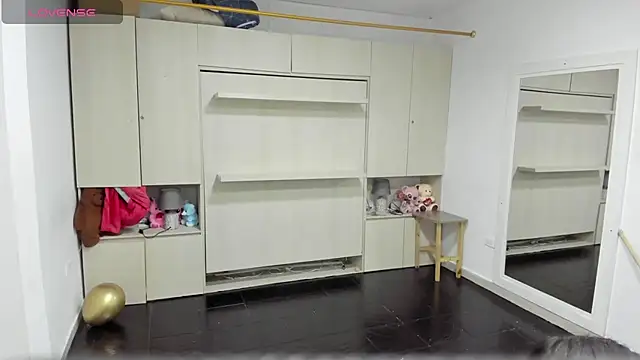 LilyWhitney online show from 04-14-26, 03:55